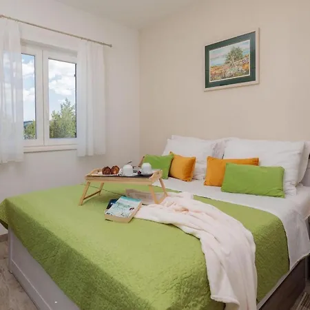 Ferienhaus Noa Pridraga